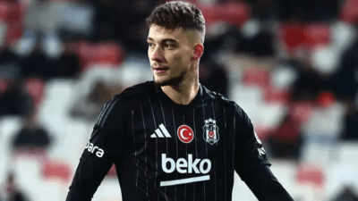 Beşiktaş’a Ernest Muçi’den kötü haber! Fenerbahçe derbisini kaçırabilir Beşiktaş, Başakşehir maçında sakatlanan Ernest Muçi'nin sağ uyluk iç adalesinde