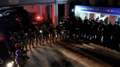 Ali Yerlikaya X hesabından yaptığı paylaşımda, 49 ilde yapılan operasyona