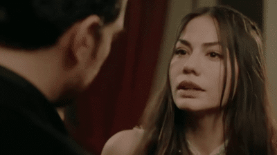 Eşref Rüya dizisinde 'Nisan' karakterine hayat veren Demet Özdemir'in bölüm