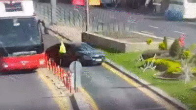 İçişleri Bakanı Ali Yerlikaya, CHP parti otobüsü sürücüsünün polisin 'dur'