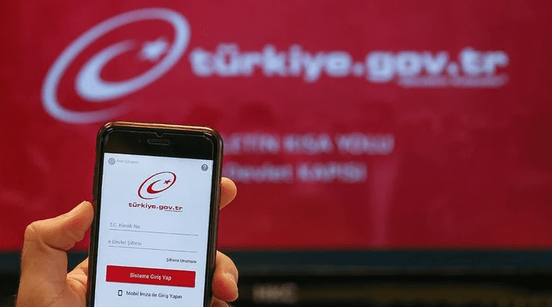 Ulaştırma ve Altyapı Bakanı Abdulkadir Uraloğlu, vatandaşların, telefon ve internet