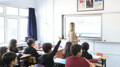 Millî Eğitim Bakanlığınca, kadrolu öğretmenlerin il içi isteğe bağlı yer