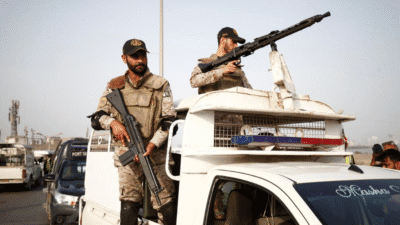 Hindistan, savaş uçakları ve havadan karaya füzelerle Pakistan'a saldırdı. Pakistan