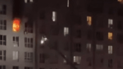 İstanbul Esenyurt'ta bir sitedeki 11 katlı binanın 8'nci katında yangın