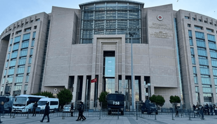 İstanbul merkezli FETÖ soruşturmasında, 9 emniyet mensubu hakkında işlem yapıldı.