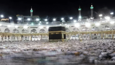 Suudi Arabistan İçişleri Bakanlığı, "izinsiz hacca" karşı yürütülen kontroller kapsamında,