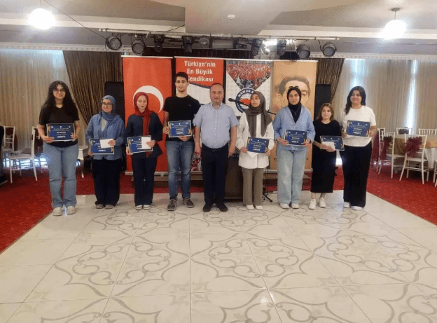 Genç-Memur-Sen ve Eğitim-Bir-Sen'in düzenlediği 'Bir Bilenle Bilge Nesil Projesi' kapsamında