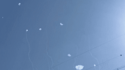 İran’dan İsrail’e doğru yeni füzeler fırlatıldı. Öte yandan Tahran'da da