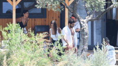 Oyuncu Burak Deniz ile meslektaşı Yaren Güldiken'in geçtiğimiz ay ilişkiye