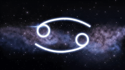 Yengeç burcu erkeğinin çok duygusal olduğunu belirtmek önemlidir. Duygularını saklamayan