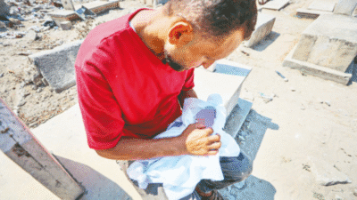 Vahşette sınır tanımayan İsrail, hastaneleri, okulları, camileri, kiliseleri bombaladı; ambulansları