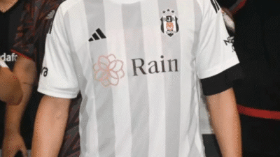 Beşiktaş, Bakhtiyor Zaynutdinov'un Dinamo Moskova'ya transfer olduğunu duyurdu. Beşiktaş'ta daha