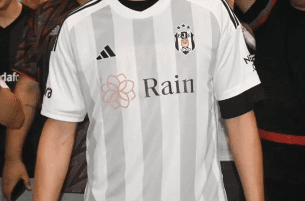 Beşiktaş, Bakhtiyor Zaynutdinov'un Dinamo Moskova'ya transfer olduğunu duyurdu. Beşiktaş'ta daha