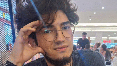 Antalya'da kontrolsüz bir otomobilin çarpması sonucu 23 yaşındaki Arda Öztürk