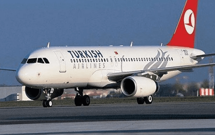 İstanbul'dan 17.25'te kalkan THY uçağı, hidrolik arızası nedeniyle Antalya Havalimanı'na
