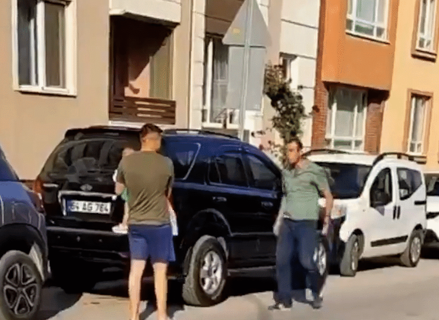 Eskişehir’de trafikte çıkan tartışma sonrası aracını yolun ortasında bırakıp inen