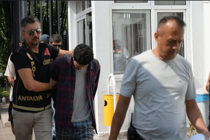 Antalya Muratpaşa’da bir evde bıçaklanarak ölü bulunan N.N. adlı şahsın