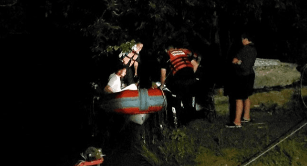 ANTALYA'nın Manavgat ilçesindeki ırmakta su seviyesinin yükselmesi sonucu adacıkta mahsur