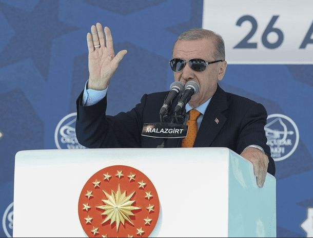 Türkiye Cumhurbaşkanı Erdoğan, yeni sürece atıfta bulunarak "Yönünü Ankara'ya ve