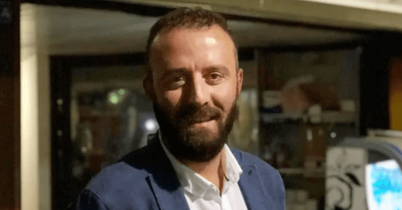 Antalya'da restoran işleten Haluk Altın (45), saatin geç olduğunu söyleyerek