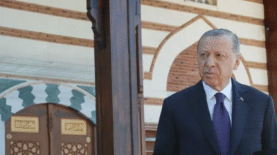 Başkan Recep Tayyip Erdoğan, cuma namazını Üsküdar'daki Kerem Aydınlar Camisi'nde