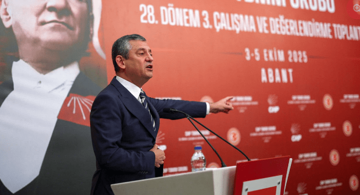 CHP lideri Özel, partisinin Abant'ta düzenlenen çalışma kampına katıldı. Burada
