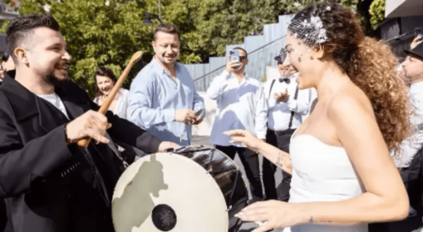 Ünlü şarkıcı Dilan Çıtak, son günlerde yaşadıklarıyla gündemde. Hem boşanma