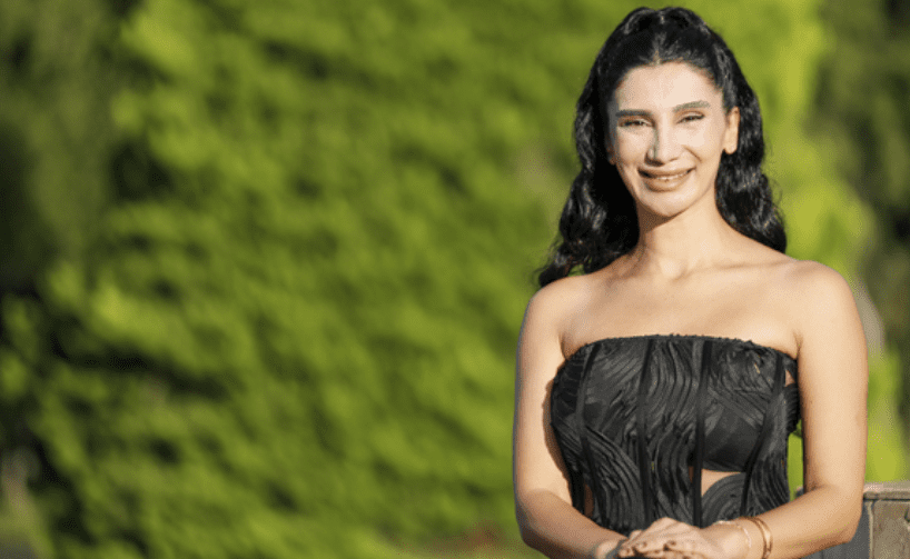 Hem yönetmenliğini hem oyunculuğunu yaptığı filmiyle Altın Portakal’da ULUSLARARASI Antalya Altın Portakal Film Festivali'nde gösterimi yapılan 'Şöyle Anlatayım'