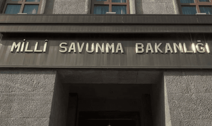 MSB’den “Suriyeli askeri öğrenciler” açıklaması MSB, Türkiye'de eğitim gören "Suriyeli askeri öğrenciler" hakkında "Yabancı askeri