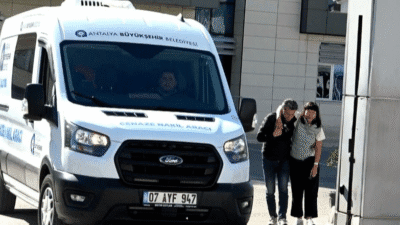 Antalya Kaş’ta, annesiyle ilişkisi olduğunu iddia eden bir kişi gece