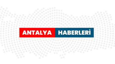 Antalya'nın Manavgat ilçesinde D400 karayolunda seyir halindeyken refüj ve trafik