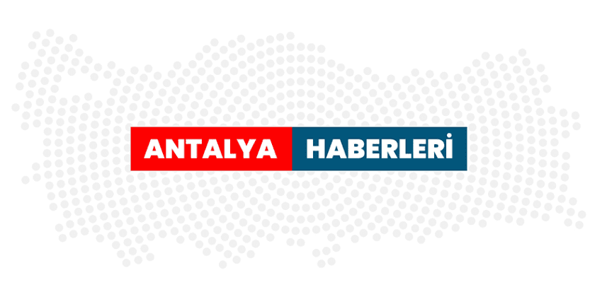 Havalanan otomobil hafif ticari araca çarptı Antalya'nın Manavgat ilçesinde D400 karayolunda seyir halindeyken refüj ve trafik