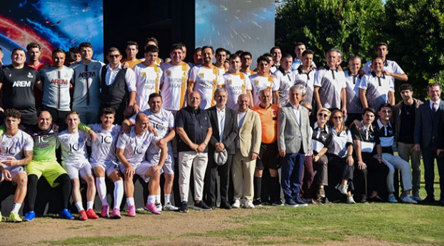 Antalya’da turizmcilerin dostluk turnuvası ANTALYA'da bu yıl ilki gerçekleştirilen ve Kundu turizm bölgesindeki 10