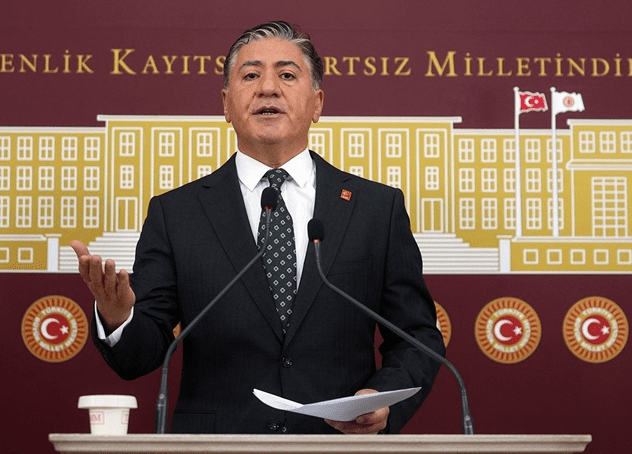 Cumhuriyet Halk Partisi (CHP) Grup Başkanvekili Murat Emir, partisinin süreç