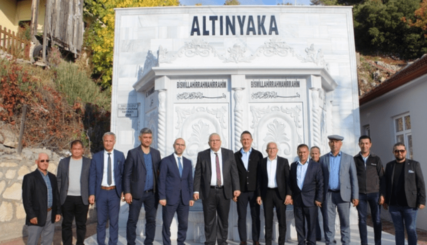 Antalya'nın Kumluca ilçesi Altınyaka Mahallesi'nde bir hayırsever tarafından yaptırılan çeşme,