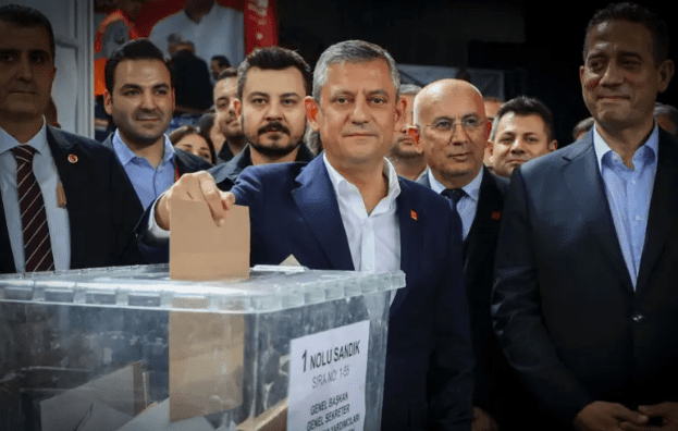 Cumhuriyet Halk Partisi'nin (CHP) 39. Olağan Kurultayı, 80 üyeli Parti