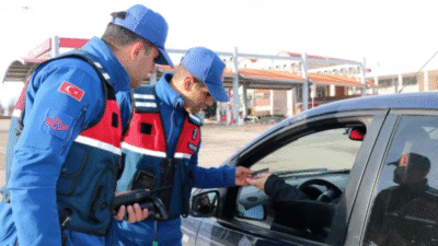 Bartın'da görev yapan Trafik Jandarma ekipleri, rutin denetimler sırasında hatalı
