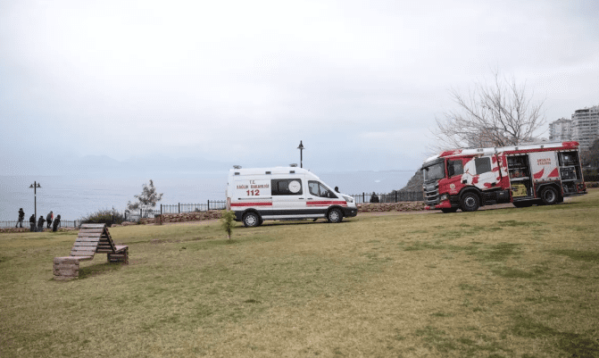 Antalya'nın Muratpaşa ilçesinde balık tutmaya giden 60 yaşındaki Mevlüt Ö.,
