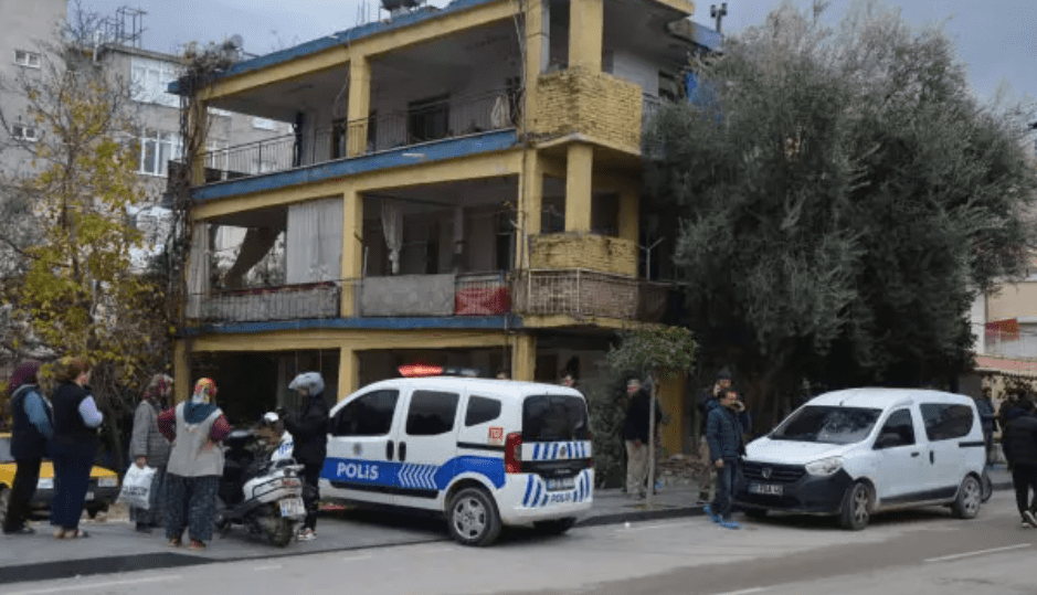 Eşi ve 7 yaşındaki kızını öldürmüştü! Katilin ilk ifadesi ortaya çıktı Antalya'nın Serik ilçesinde eşi Songül Canatan (43) ile kızı Sena