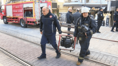 ANTALYA'da 7'nci kattaki dairede çıkan yangın, itfaiye ekiplerince kısa sürede