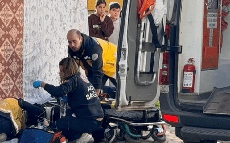 Antalya'da, Mehmet Emin Uluğtekin (25), ağabeyi Vedat Uluğtekin'i (30) öldürüp,