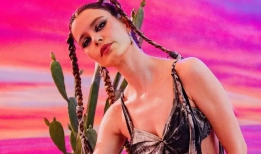 Ünlü oyuncu Beren Saat, ekranlardaki başarısının ardından müzik dünyasına hızlı