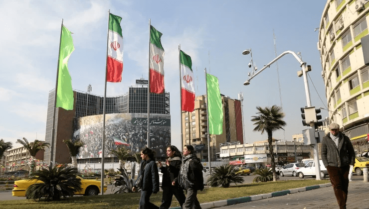 ABD ve İsrail’le savaşan İran, Irak’ta İran yönetimine yönetimine muhalif