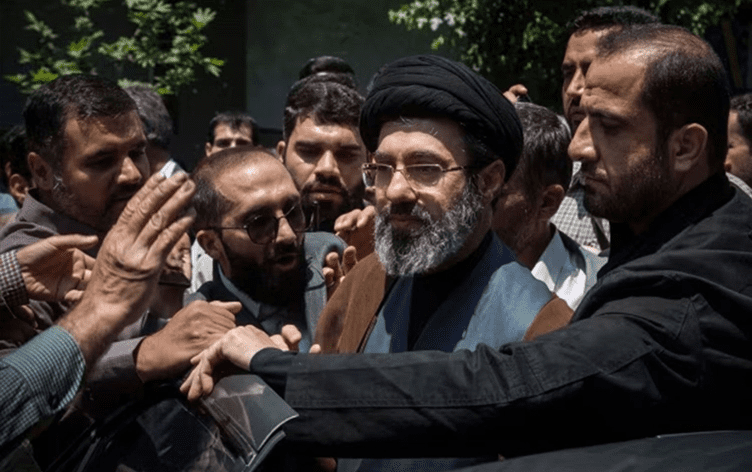 İngiliz The Telegraph gazetesinin ulaştığı ses kaydına göre, Mücteba Hamaney