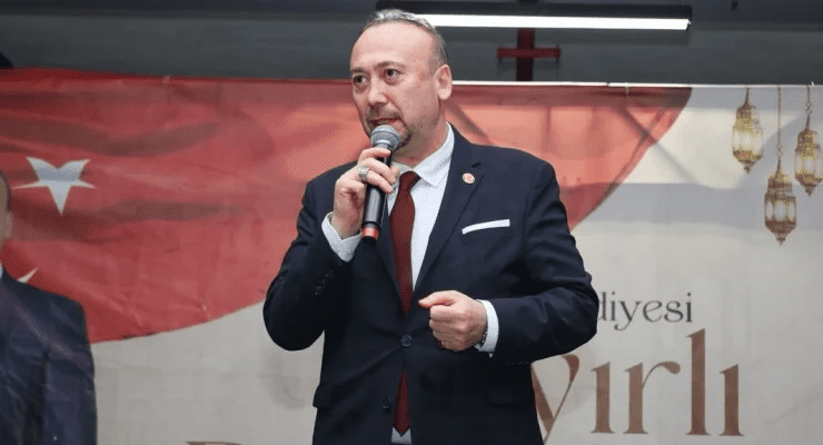 Uşak Belediye Başkanı Özkan Yalım gözaltında: Hakkındaki suçlamalar neler? CHP’li Uşak Belediye Başkanı Özkan Yalım dahil 13 kişinin ‘rüşvet’
