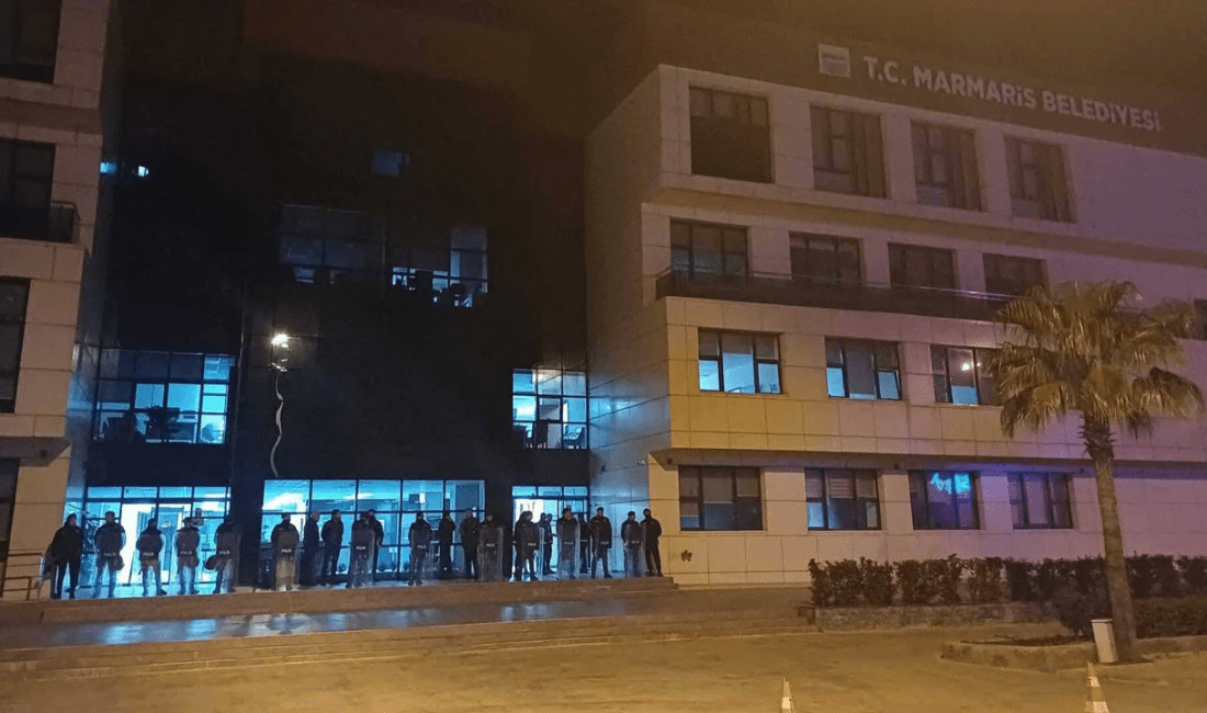Marmaris Belediyesi’ne gece yarısı operasyonu: 3 kişi gözaltına alındı Marmaris Belediyesi'ne 'imar ve ruhsat işlemlerinde usulsüzlük yapıldığı ve bu
