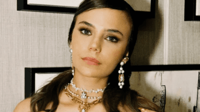 Aşk şarkılarının usta ismi Hakan Altun'un sahne aldığı gecede, romantizm