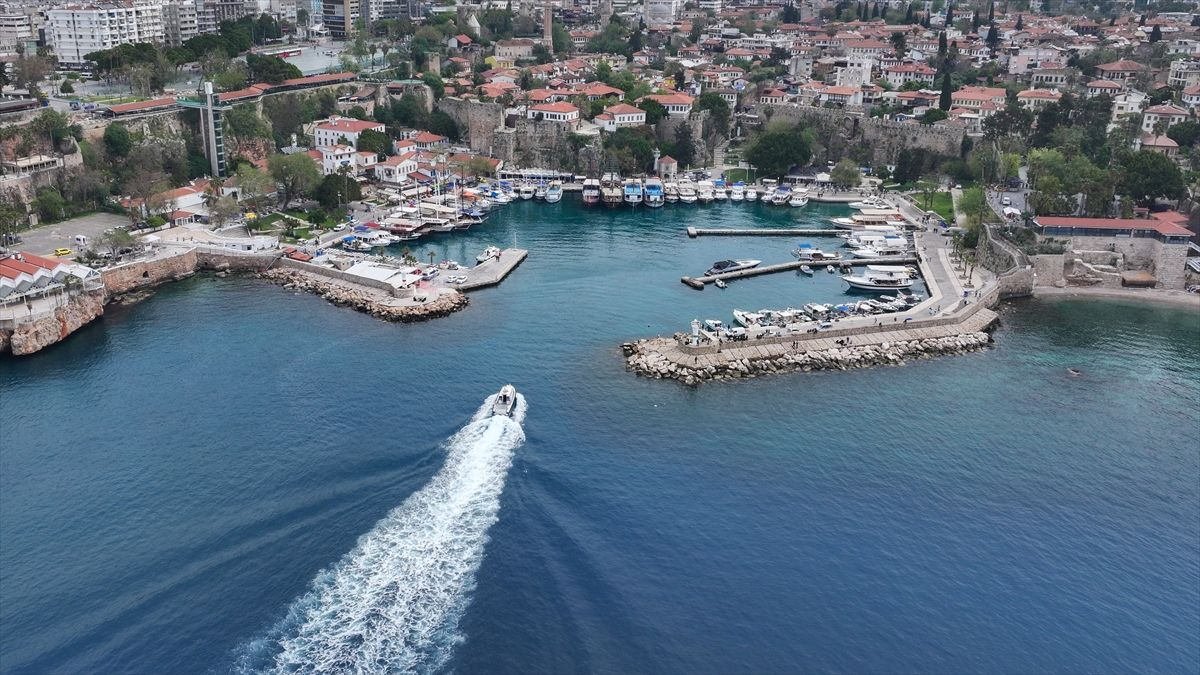 Kent sakinleri dışında her yıl milyonlarca turistin tatil için ziyaret