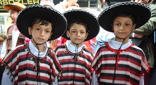 ANTALYA'nın Serik ilçesinde 23 Nisan Ulusal Egemenlik ve Çocuk Bayramı