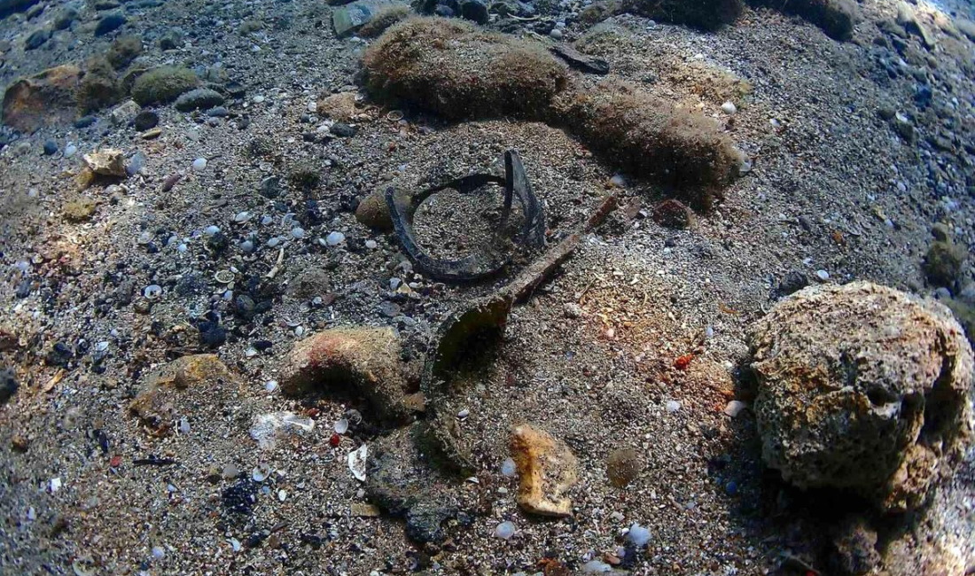 Antalya Büyükşehir Belediyesi, yaz aylarına sayılı günler kala deniz temizliğinde